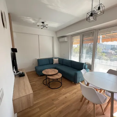 Sunny Mona Apartment